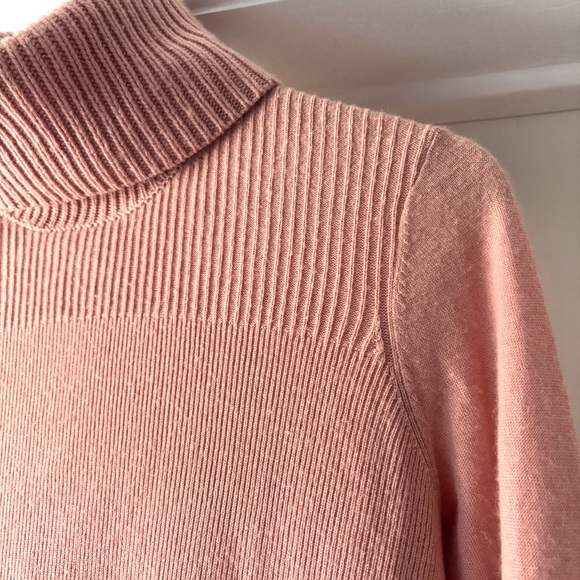Veronica Beard Asa Cashmere Sweater Turtleneck Pink Blush Size Medium - Picture 6 of 16